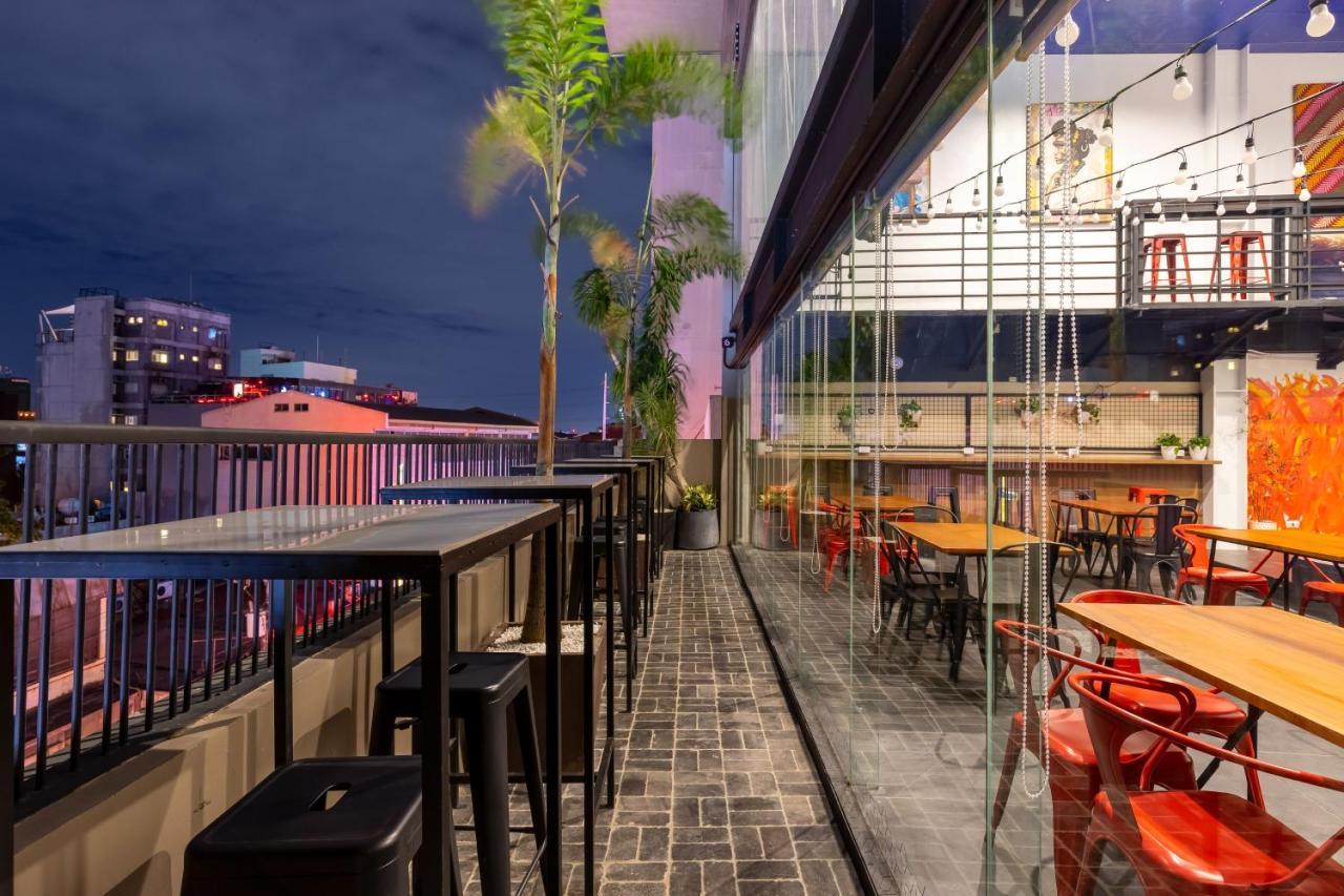 Draper Hotel Makati Makati City Екстер'єр фото